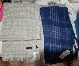Bufandas 66°6 beige y azul