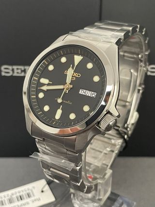 Reloj SEIKO 5 Sport “Black & Gold” SRPE57K1