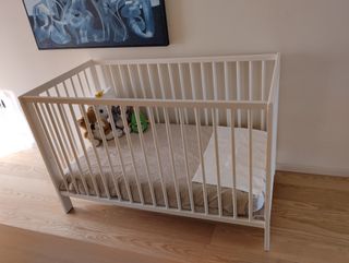 Cuna bebé blanco
Medidas: 124x 64x80

