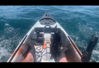 Kayak con motor pesca triton