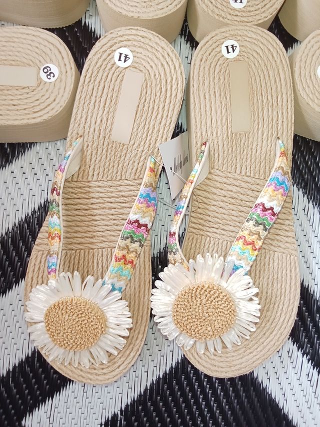 Lote 10 pares de sandalias al por mayor