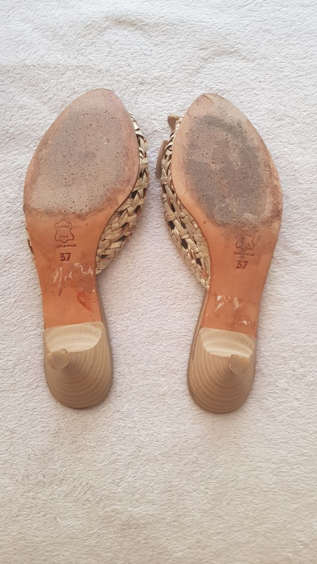 Sandalias Lola Cruz beige-doradas