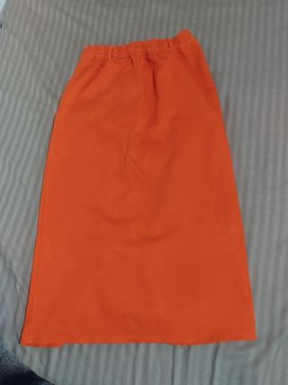 Falda midi naranja talla 42