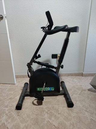 Bicicleta estática ajustable