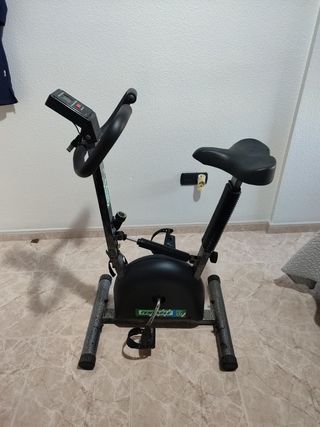 Bicicleta estática ajustable