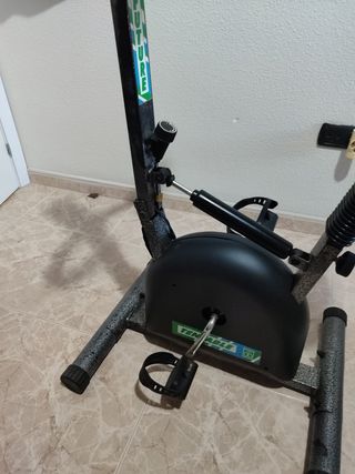 Bicicleta estática ajustable