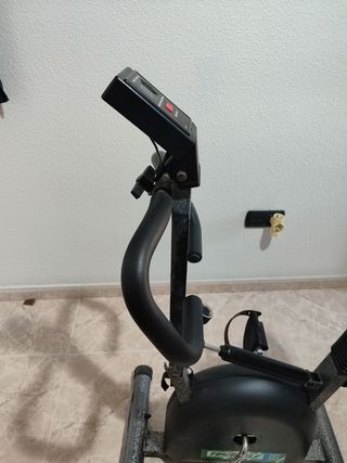 Bicicleta estática ajustable
