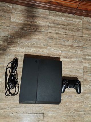 PS4 (PlayStation 4) negra