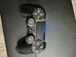 PS4 (PlayStation 4) negra