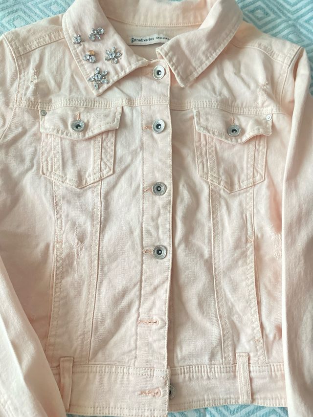 Cazadora Stradivarius rosa