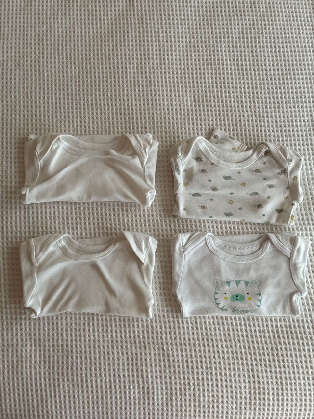 4 bodys bebé (18 meses)