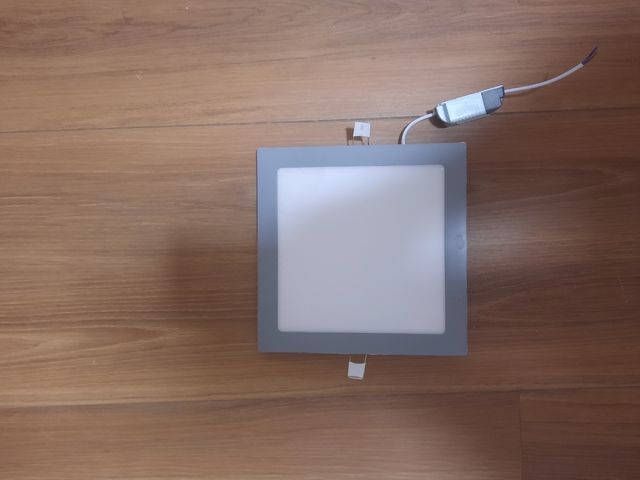 Lampara LED empotrable.