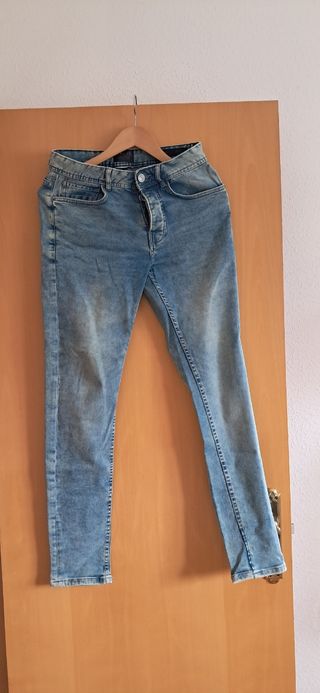Ropa variada hombre, pantalones jerseis, chaquetas
