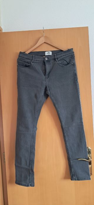 Ropa variada hombre, pantalones jerseis, chaquetas