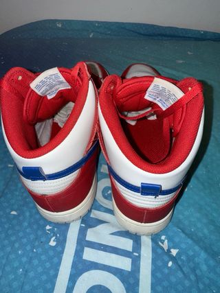 Nike Dunk High Retro rojas y blancas