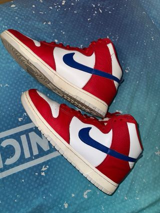 Nike Dunk High Retro rojas y blancas