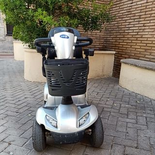Scooter movilidad reducida. Marca: Invacare Leo
