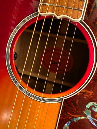 Guitarra acústica tipo SJ-200 STANDARD ROSEWOOD