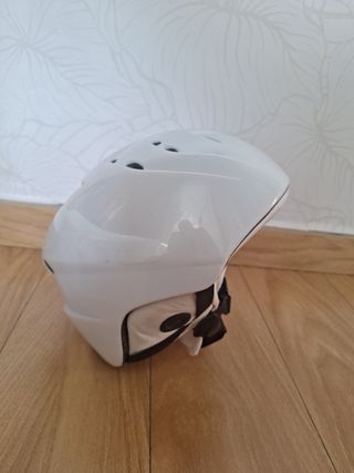 Casco Esquí blanco ajustable de 54 a 58.

