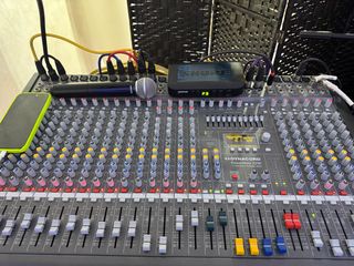 Mesa mezclas Dynacord Powermate 2200