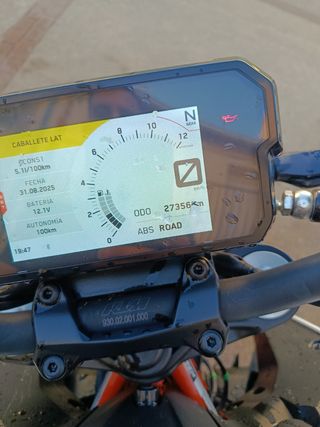 KTM Duke 390 - Moto