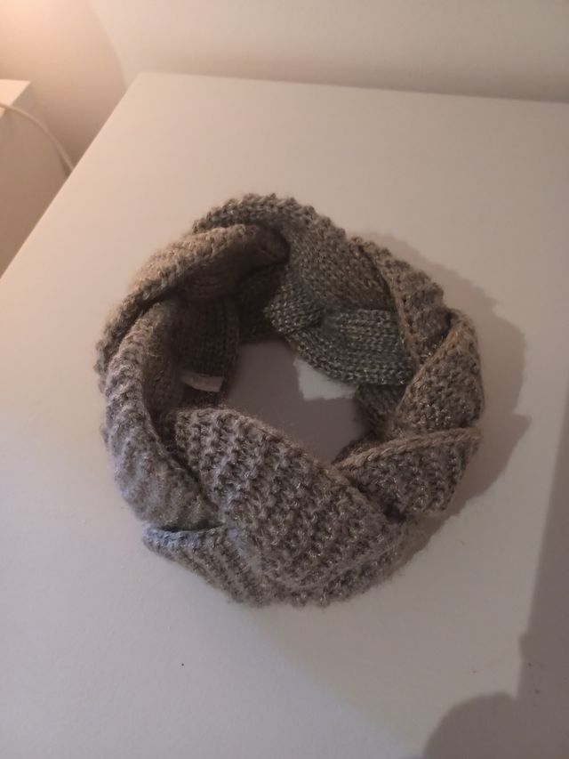 Diadema gris de lana