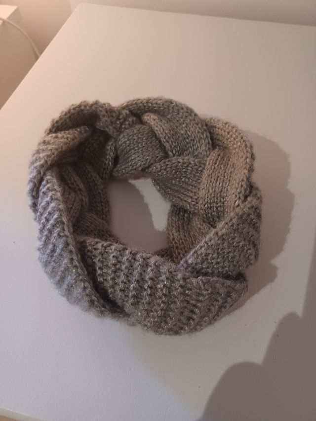 Diadema gris de lana