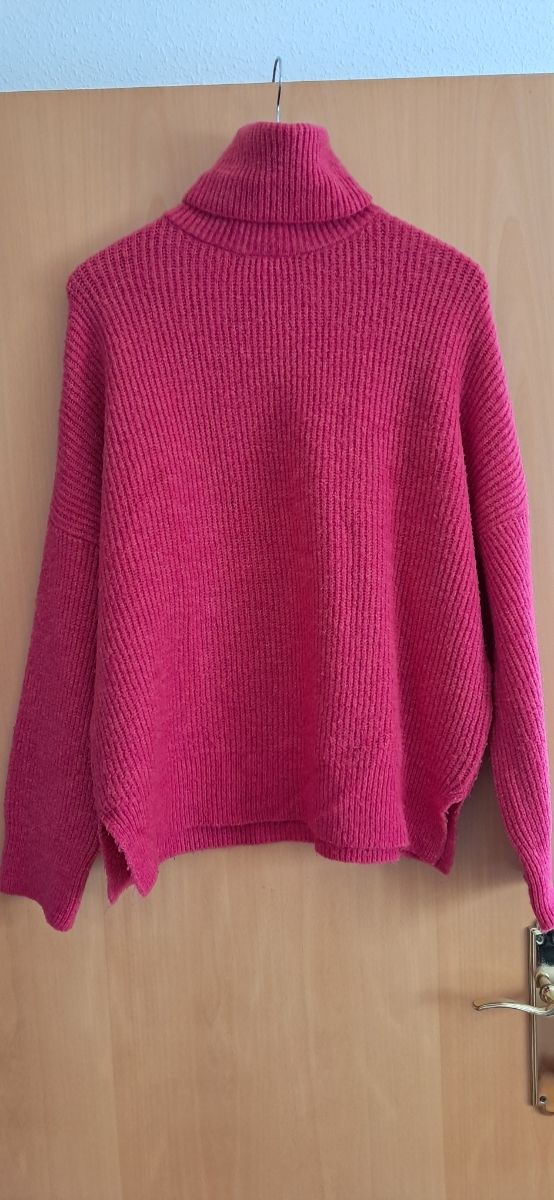 Prendas varias de mujer o chica talla s y m,