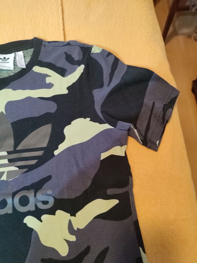 Camiseta Adidas camuflaje