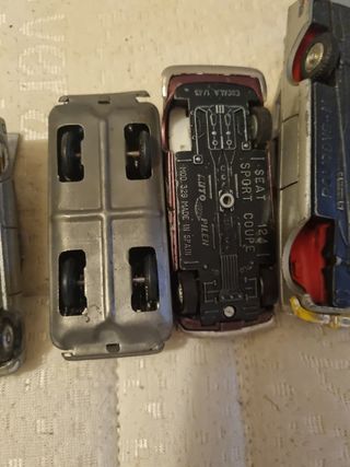 Coches antiguos miniatura