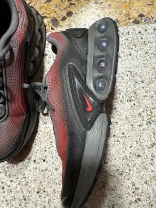Zapatillas Nike Air Max - rojas y negras