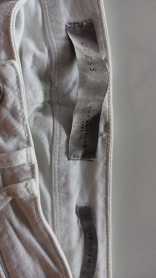 Vaqueros Guess blancos - Talla 28