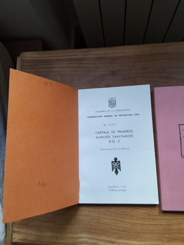 Cartilla Primeros Auxilios DG-2 (1969) y libreta
