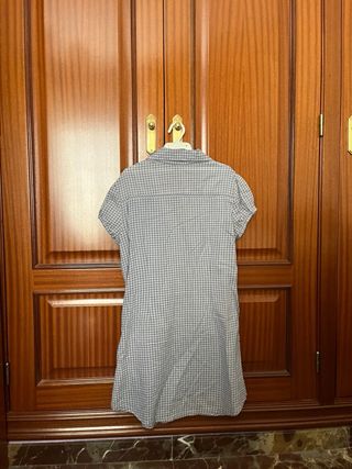Vestido camisero corto azul y blanco