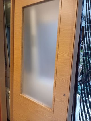 Puerta interior de izquierda 82,5cm. Nueva.