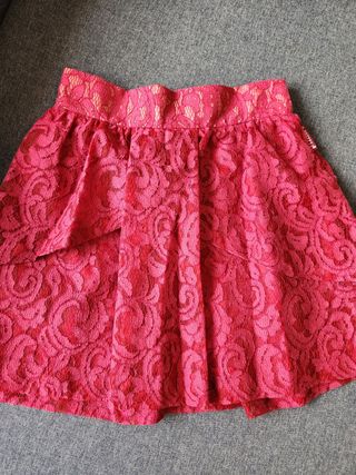 Falda roja encaje talla M nueva