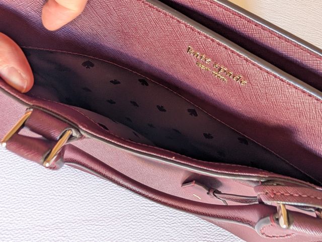 Kate Spade – Bolso piel Saffiano burdeos original