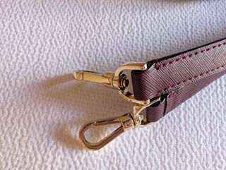 Kate Spade – Bolso piel Saffiano burdeos original