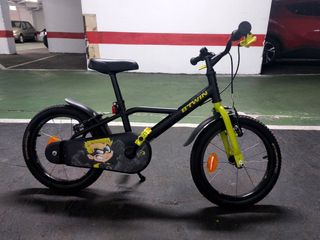 Bicicleta BTwim 500 Dark Hero de 16 pulgadas