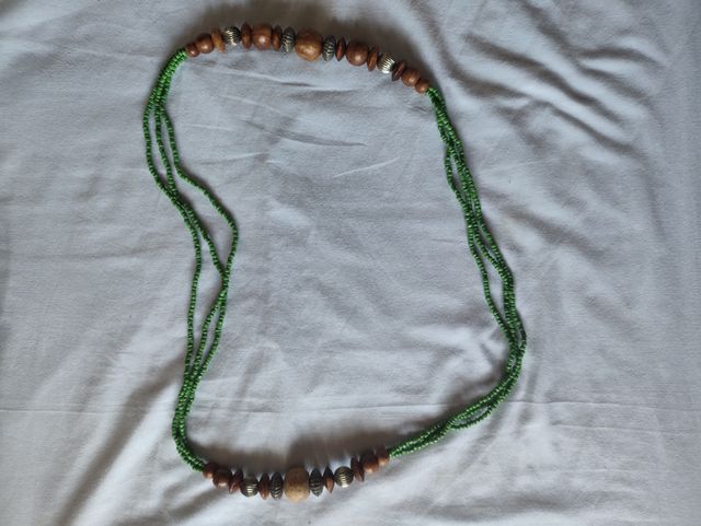 Collar madera marrón-verde