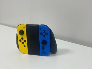 Nintendo Switch Fortnite - Azul/Amarillo