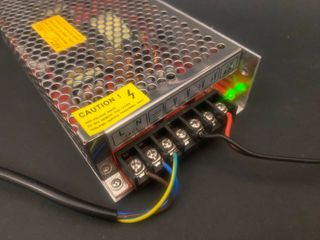 Fuente alimentación 24V 6A Master Power.