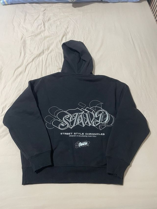 Sudadera negra Street Style Chronicles