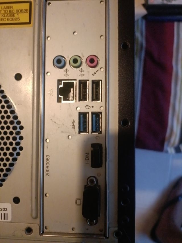 Torre PC Medion negra