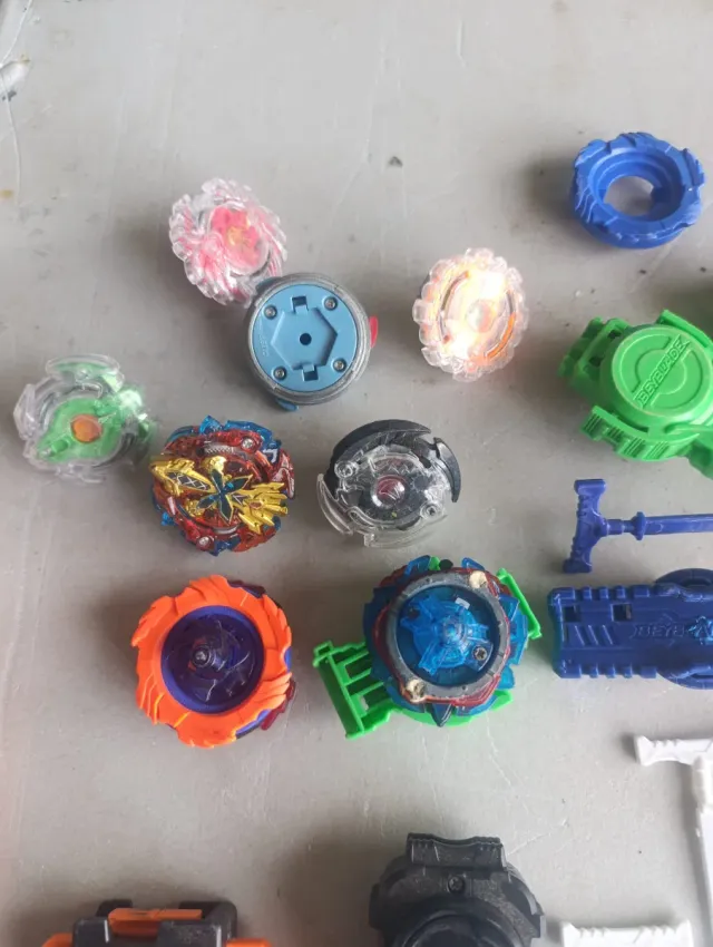 Lote Beyblade Burst