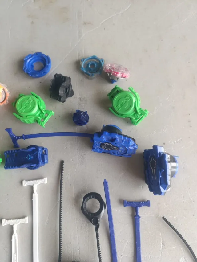 Lote Beyblade Burst