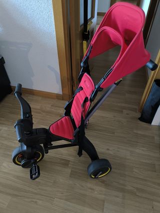 Triciclo Doona rojo