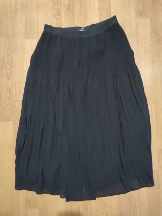 Falda plisada negra larga