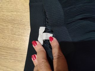 Falda plisada negra larga