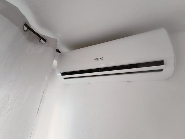 Alquiler habitacion premium con aire acondicionado